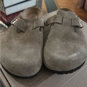 Birkenstock Suede Mules in Olive